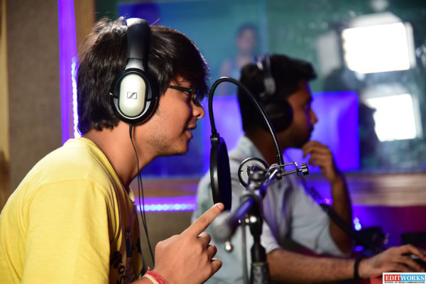 多言語ナレーション-